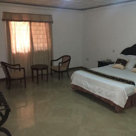 Luxury West Hotel Adenta المظهر الخارجي الصورة