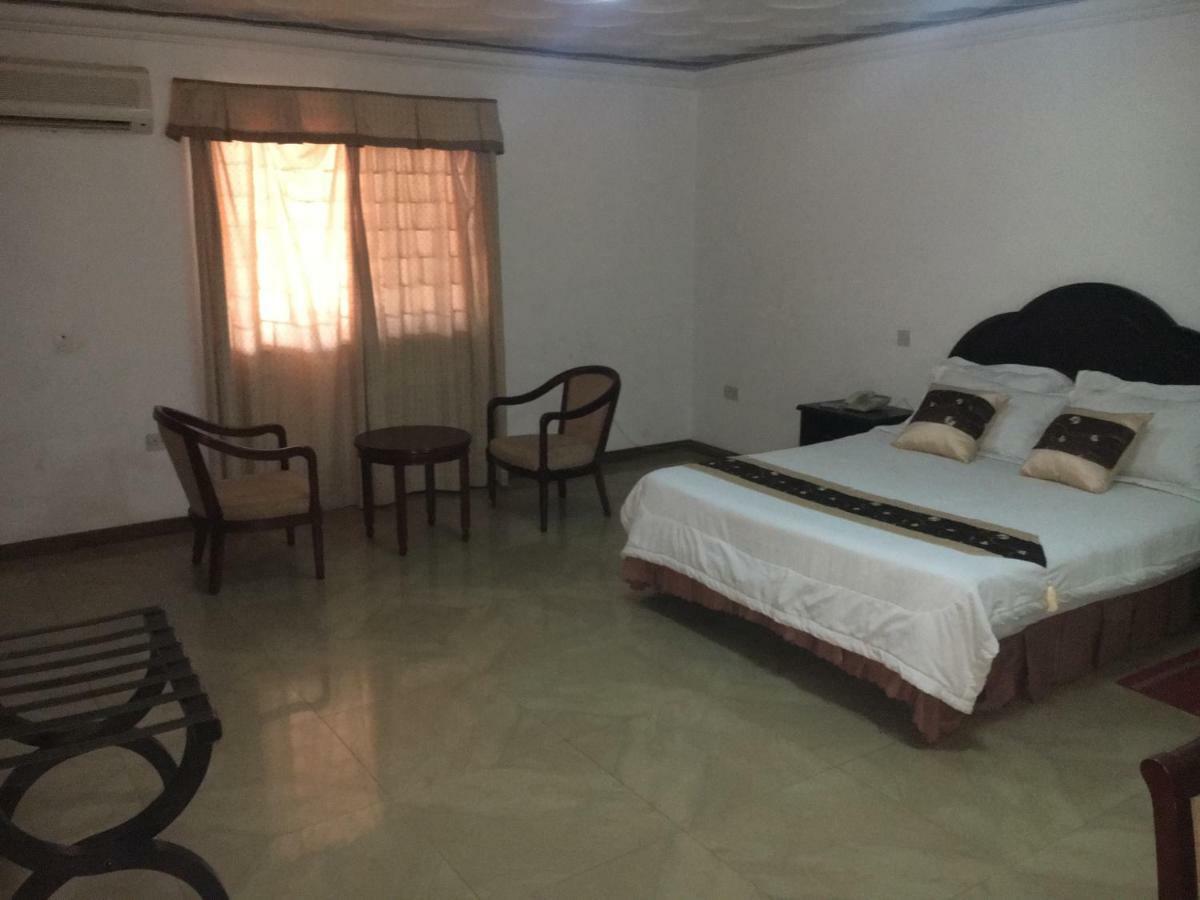 Luxury West Hotel Adenta المظهر الخارجي الصورة